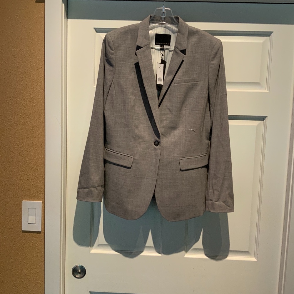 Banana Republic lightweight wool suit jacket